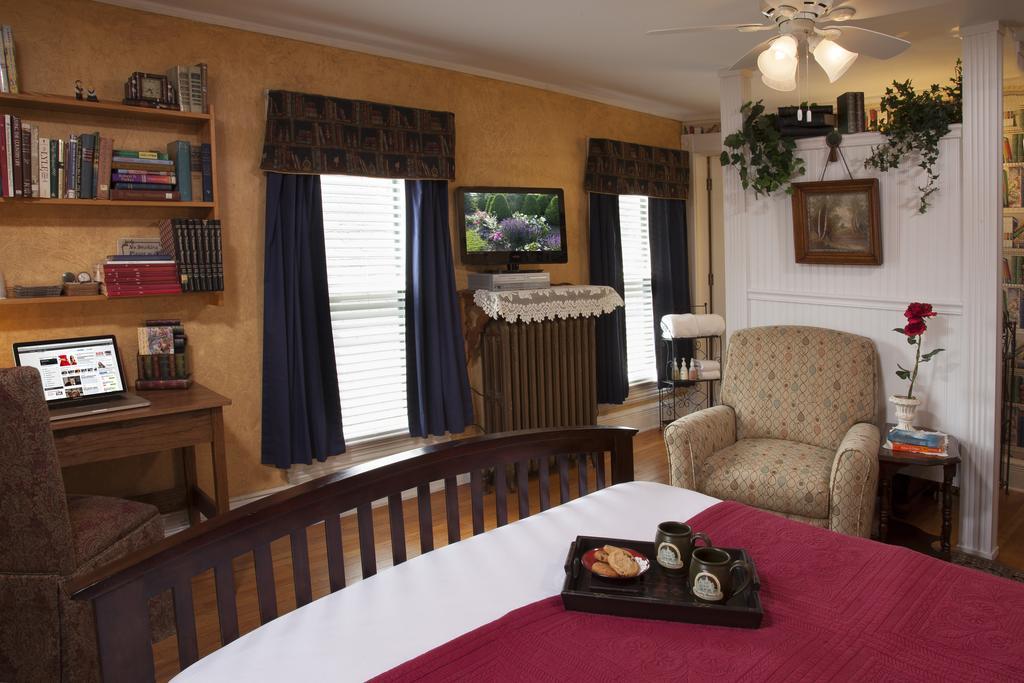 Westby House Inn Экстерьер фото