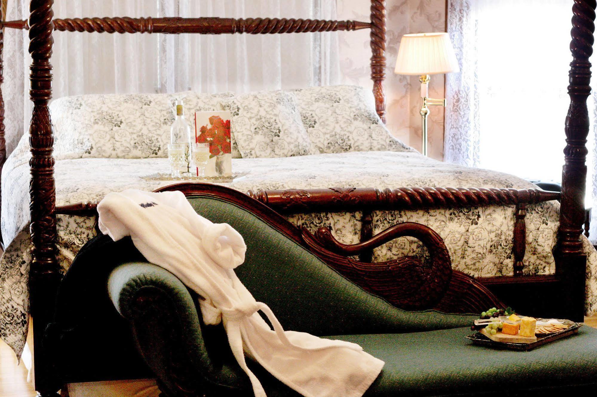 Westby House Inn Экстерьер фото